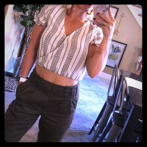 White & black print crop top blouse